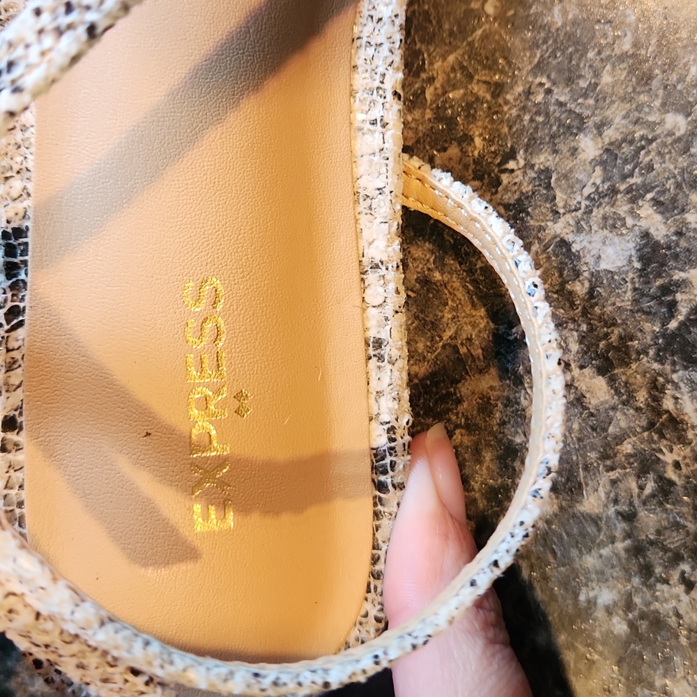 EXPRESS "Snakeskin" flat sandals - Picture 3 of 6